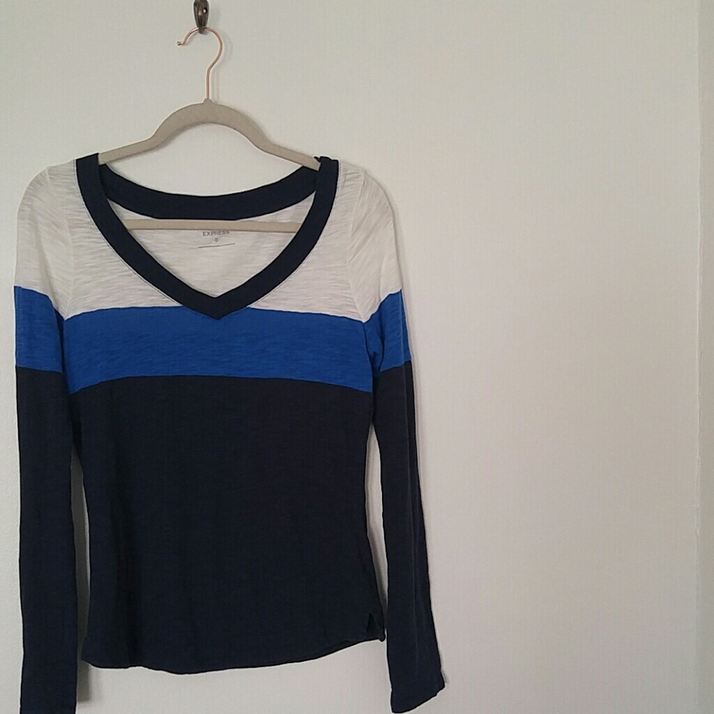 Express XS NWOT long T